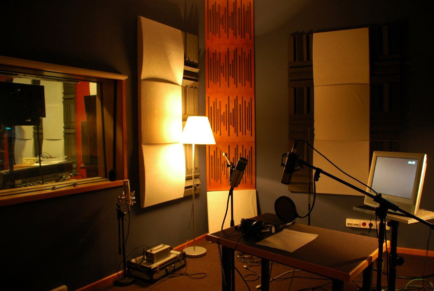 studio nagraniowe z panelami akustycznymi